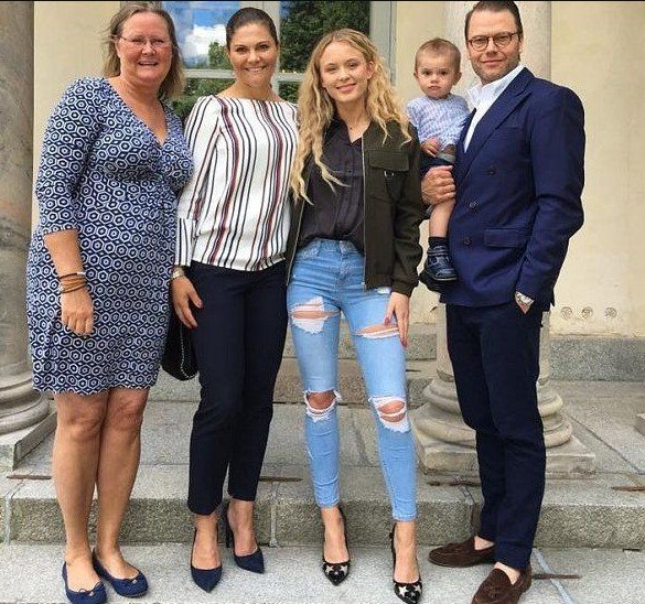 Who is Laura Larsson? All About the Internet Personality 4 Laura Larsson