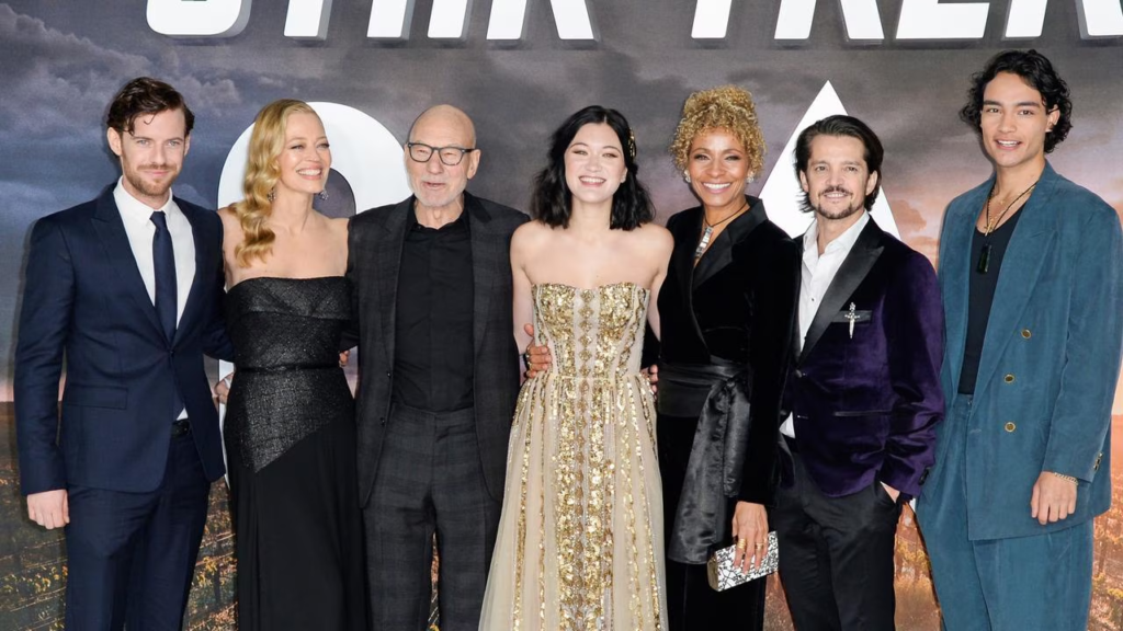 Who Is Evan Evagora? All About the Australian Actor and His Rising Hollywood Career 2 evan evagora