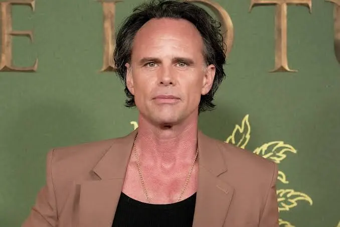 walton goggins wife